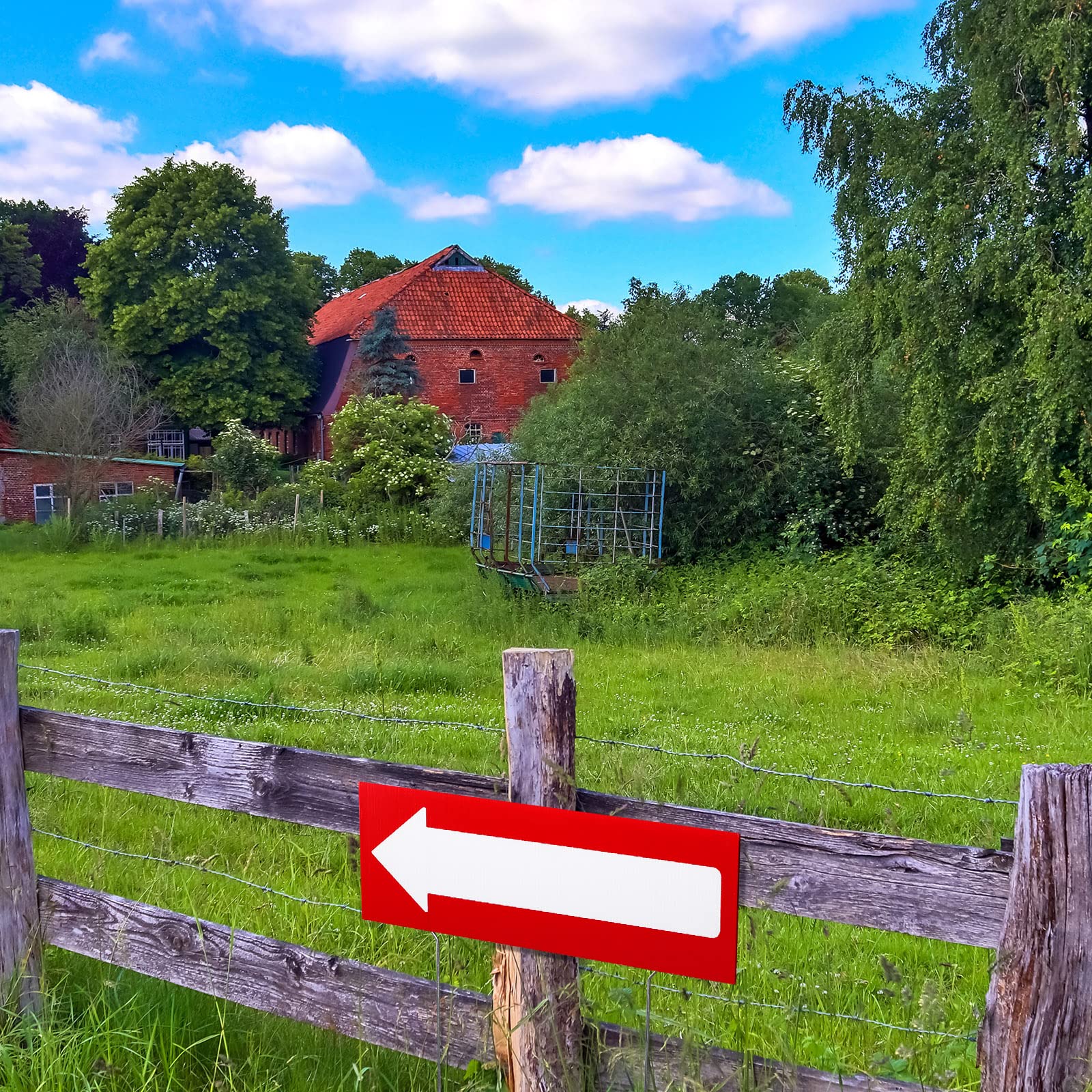 Amyhill easy-install arrow signs, insert into ground for quick setup.