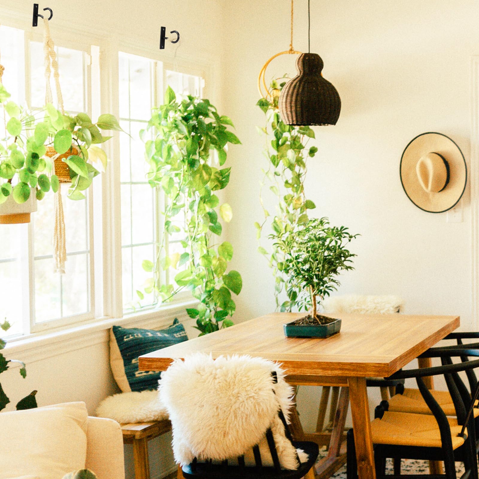 AnDock helps keep planters, lanterns, and feeders neatly organized.
