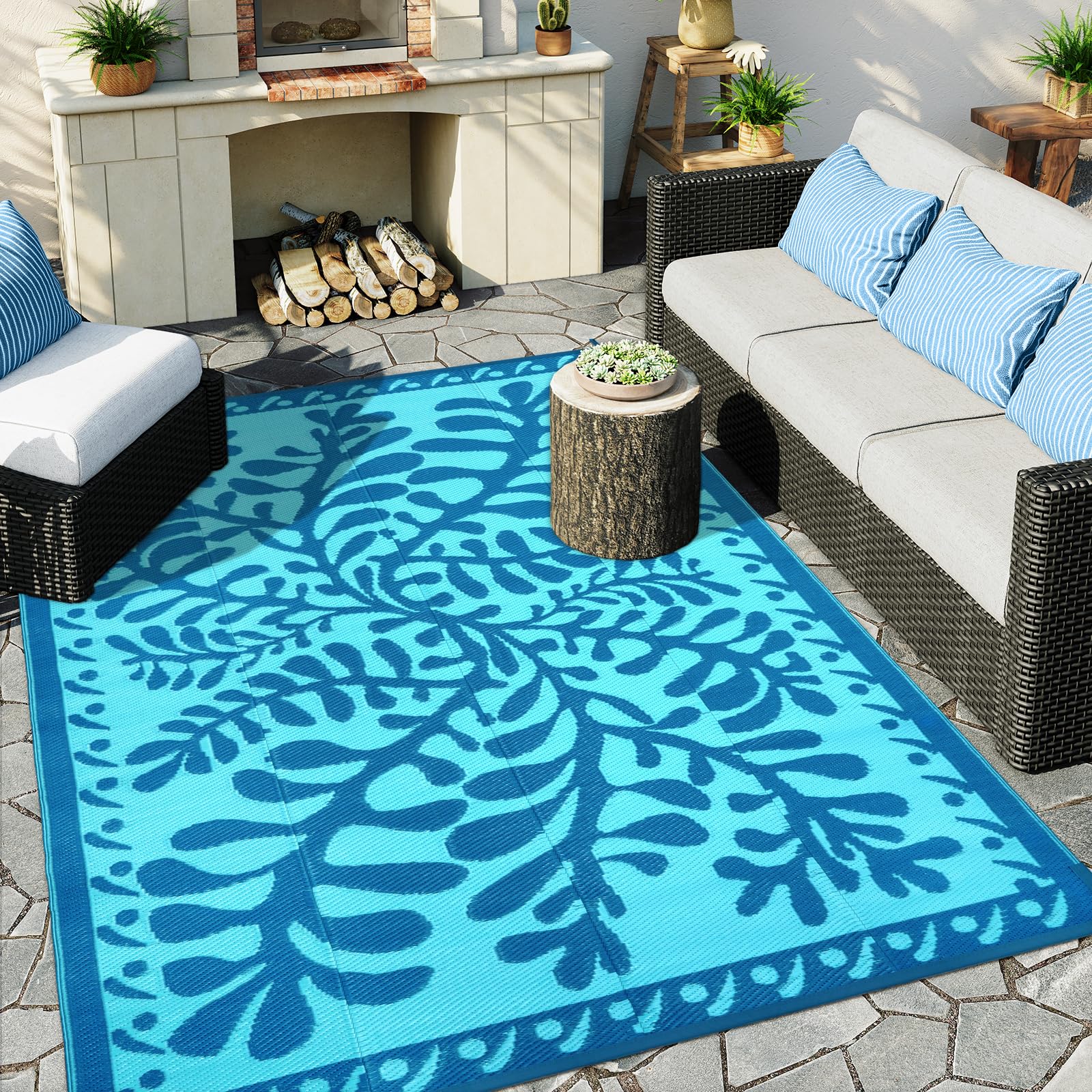Anidaroel outdoor rug folds compactly for easy transport and storage