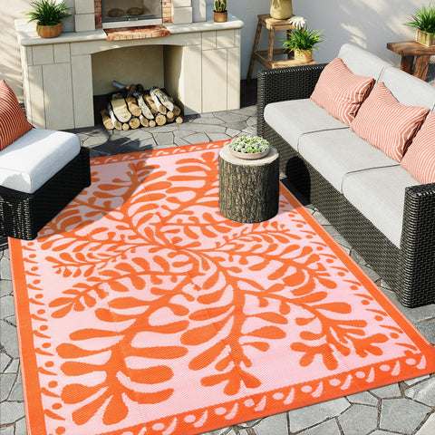 Anidaroel rug is waterproof and quick-drying for decks and beaches.