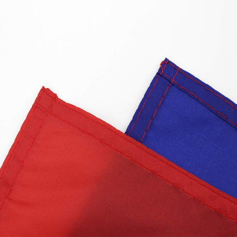 Light-weight ANJOR flag easy to handle during setup.
