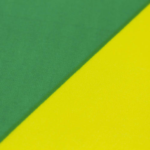 ANJOR Jamaica flag-brass-grommets sturdy grommets enable easy mounting.
