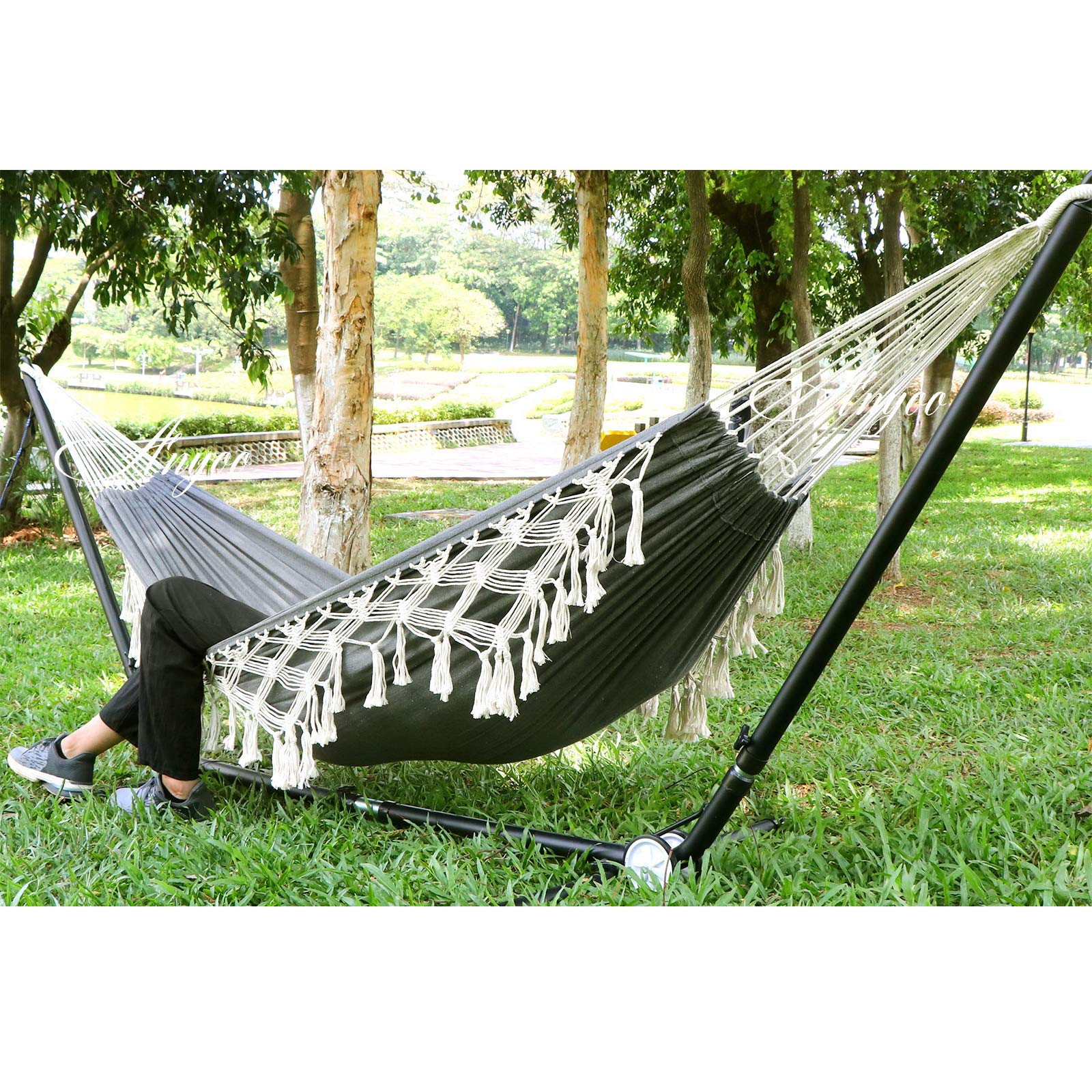Anyoo hammock is quick to assemble between trees or a frame.