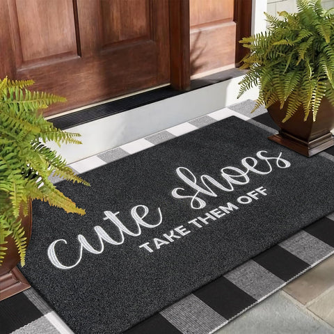 AOAOPQ entry rug outdoors shows shoe-scraper feature for muddy footwear.