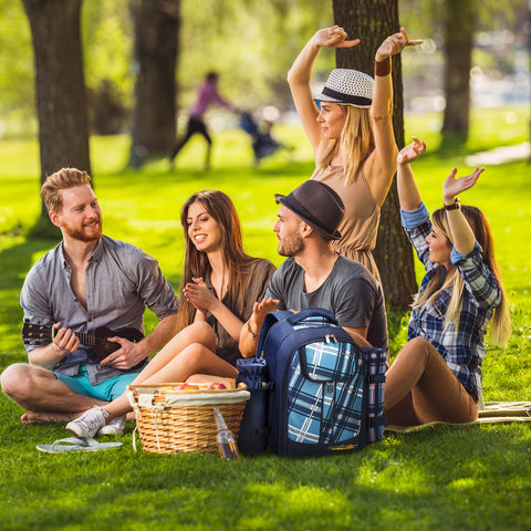 Soft padded shoulder straps keep you comfortable during long park rides.