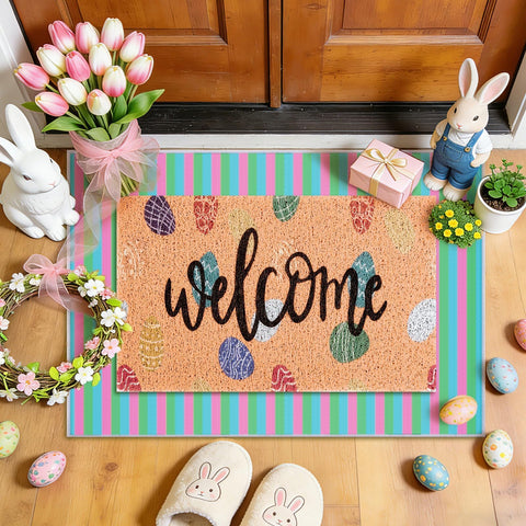 APUDWN layered entry mat with stripes adds seasonal depth to the doorway.