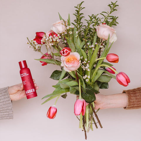 ARBER Dried flower display stays vibrant with care