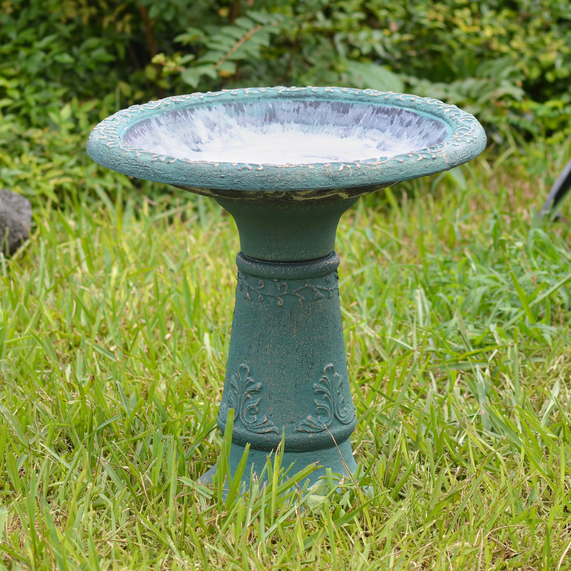 Arcadia bird bath holds up to 160 oz to sustain visiting wildlife.