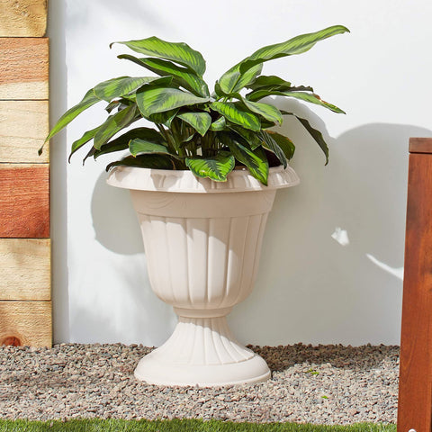 Arcadia PL20BG interior opening, 8.5-inch diameter, easy planting and maintenance.