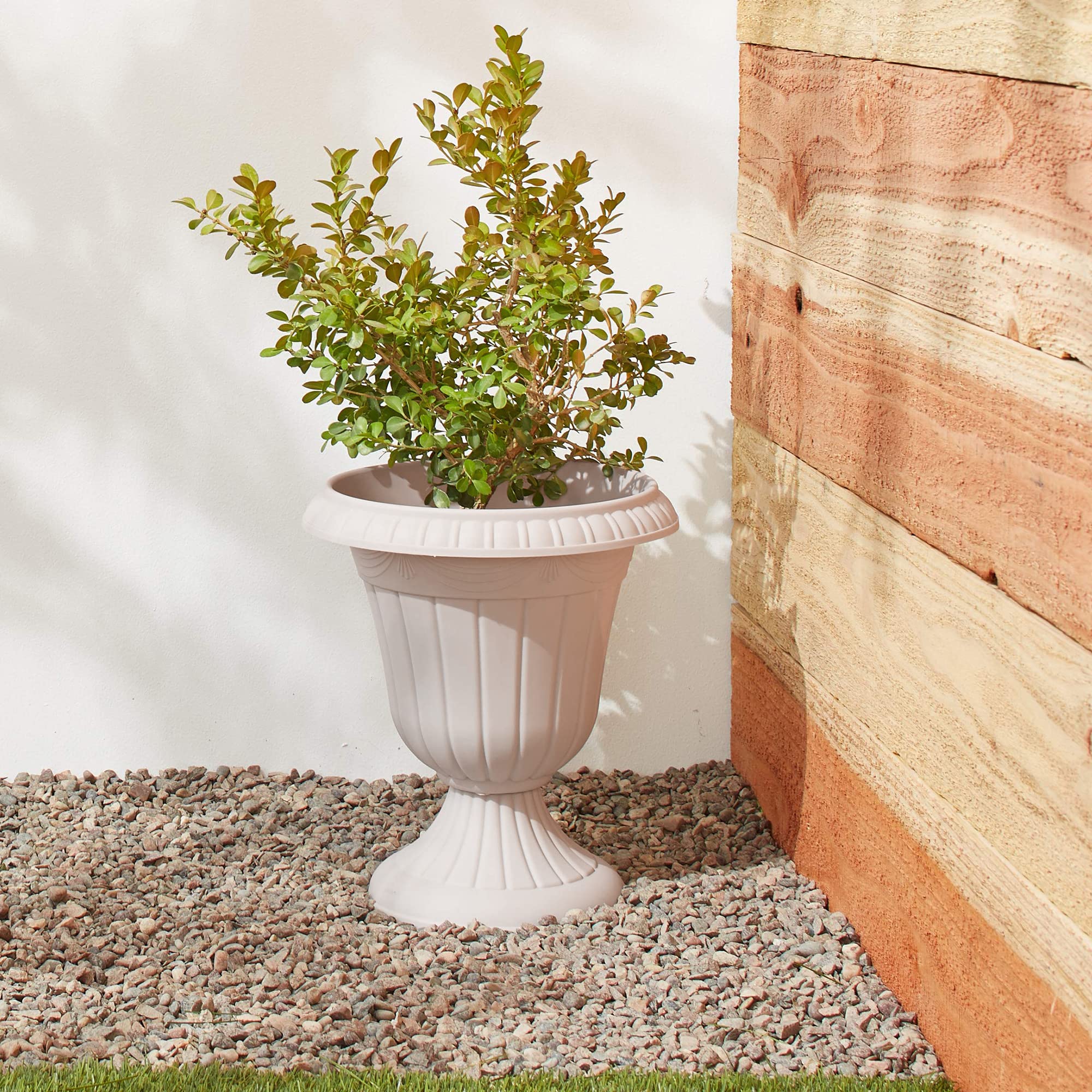 Arcadia PL20TP drillable urn for customizable drainage.
