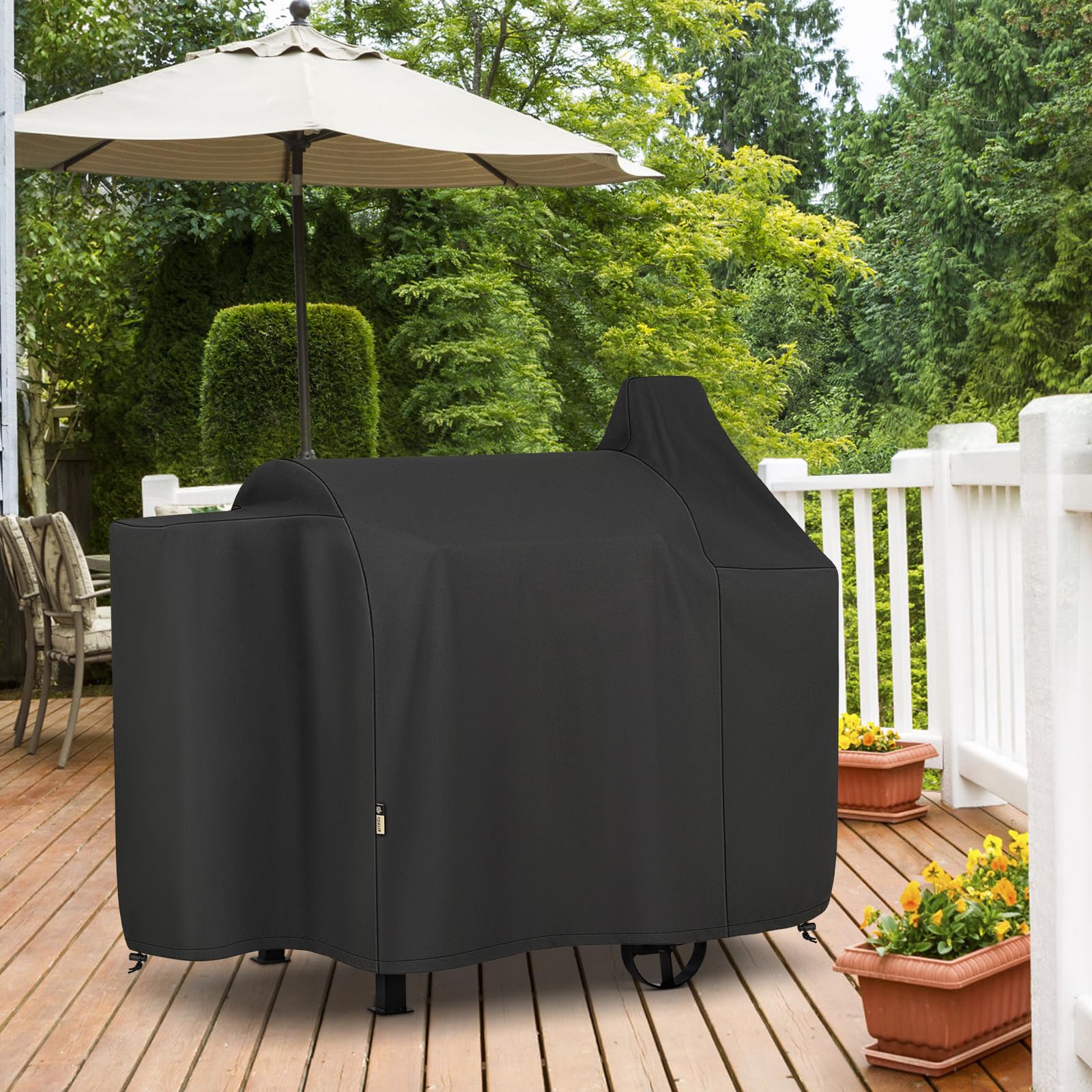 Arcedo Weatherproof fade-resistant shield keeps outdoor grills ready.