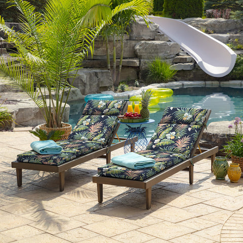 Arden Selections fade-resistant fabric keeps Simone Blue Tropical vivid