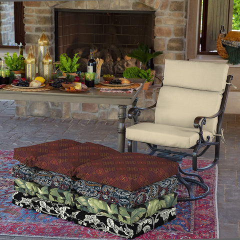 Seat area shows 21x20 inch fit for standard chairs