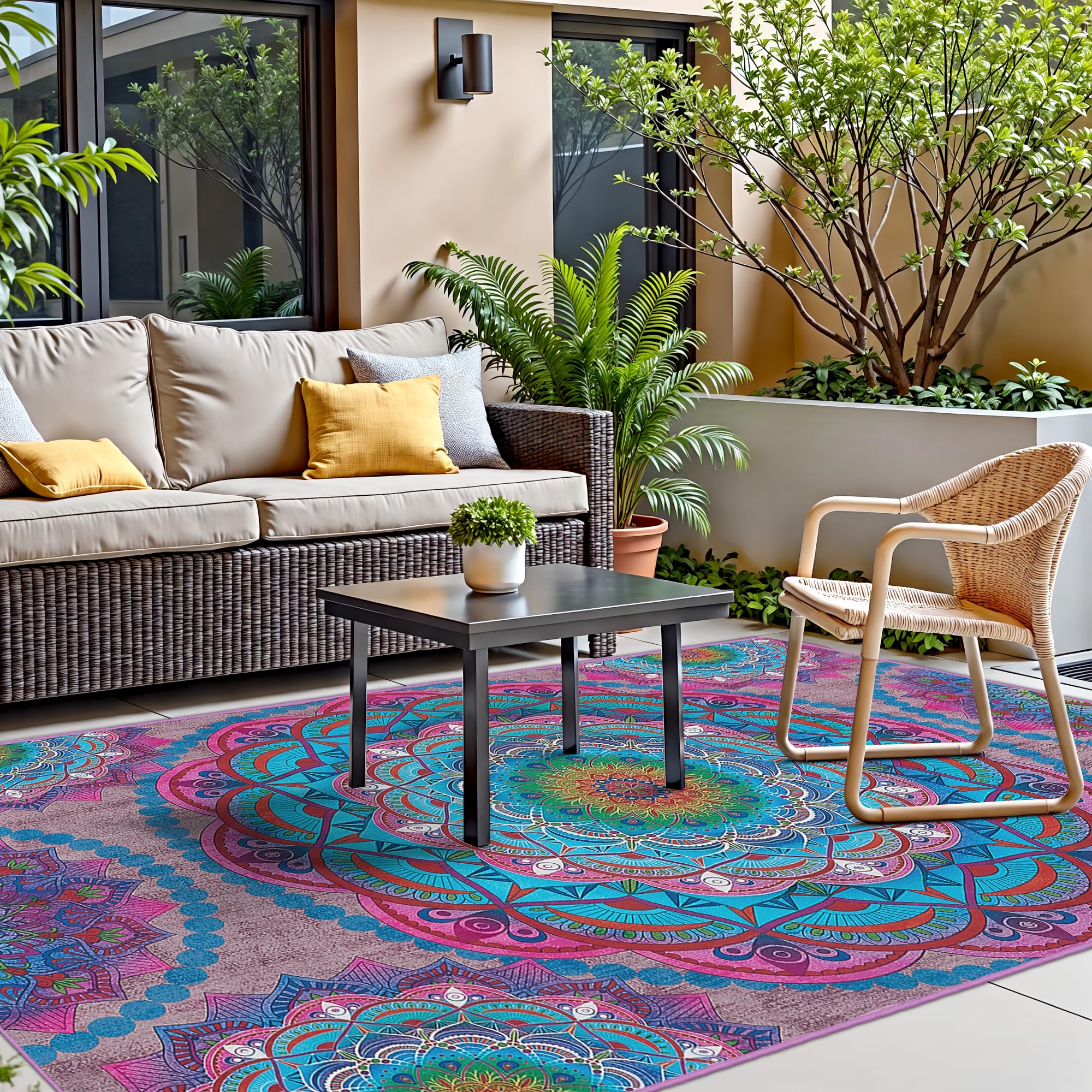 Arenarug non-shedding design stays tidy in busy outdoor areas.