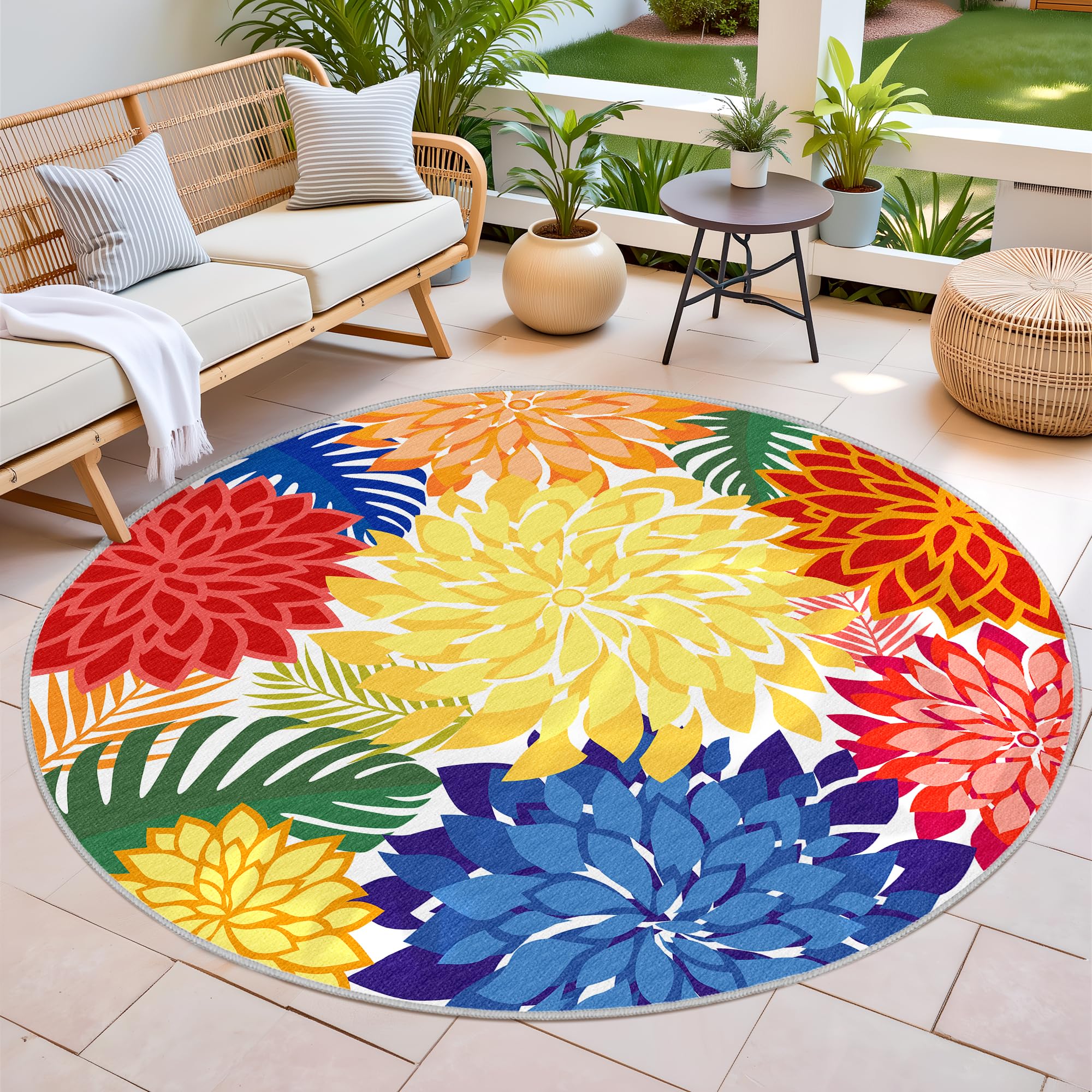 Arenarug tropical botanical floral rug adds sunshine to outdoor spaces.