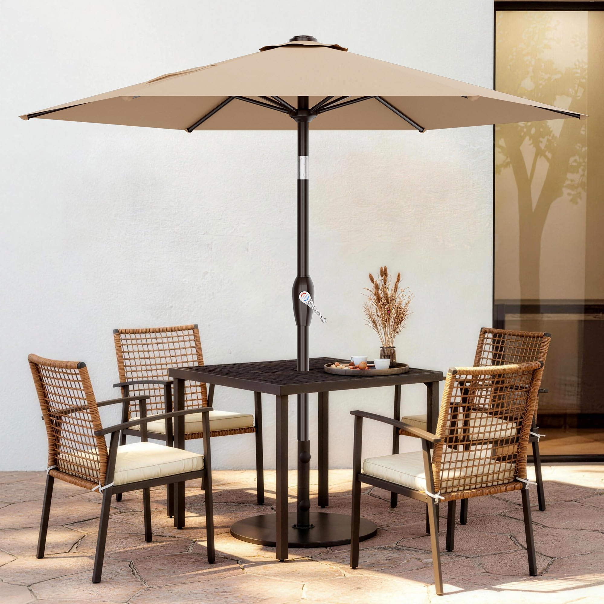 AreShark umbrella crank-handle enables easy height and tilt adjustments.