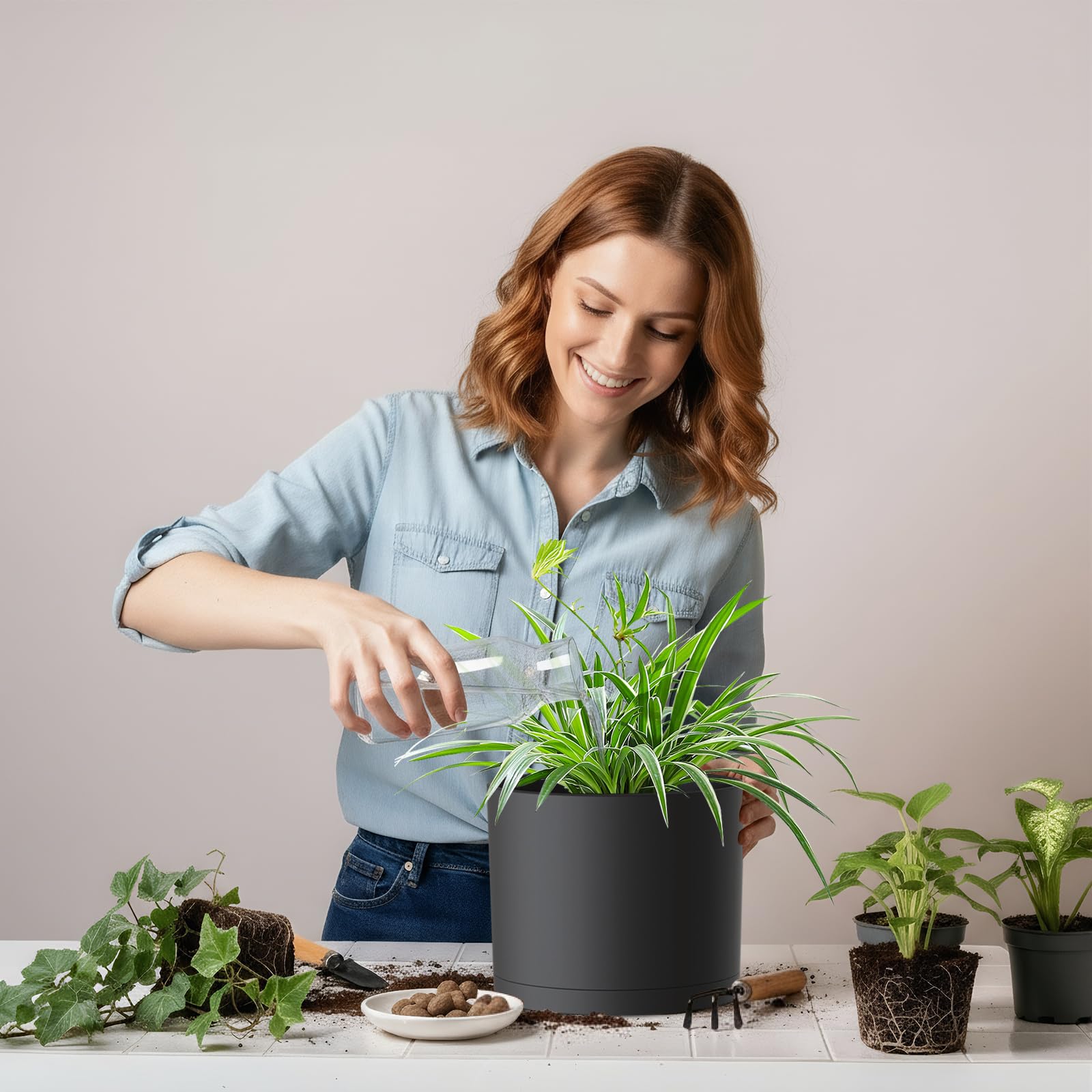 Areutxbis matte black planter blends with Modern and Boho interior decor.
