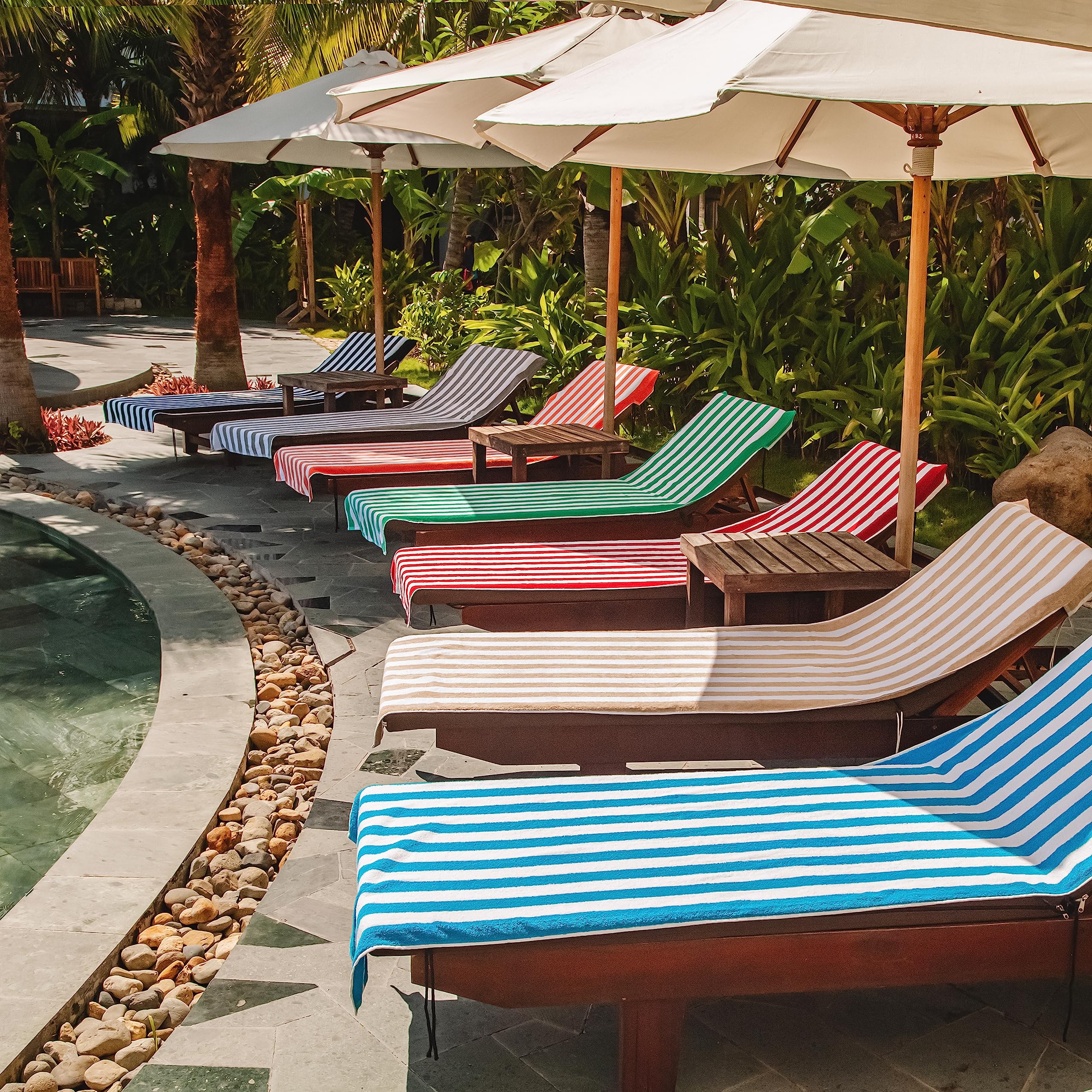 Arkwright 100% ring spun cotton lounge cover delivers soft touch and durability.