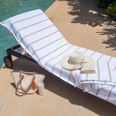 Arkwright 8-inch pockets prevent towels from blowing away.