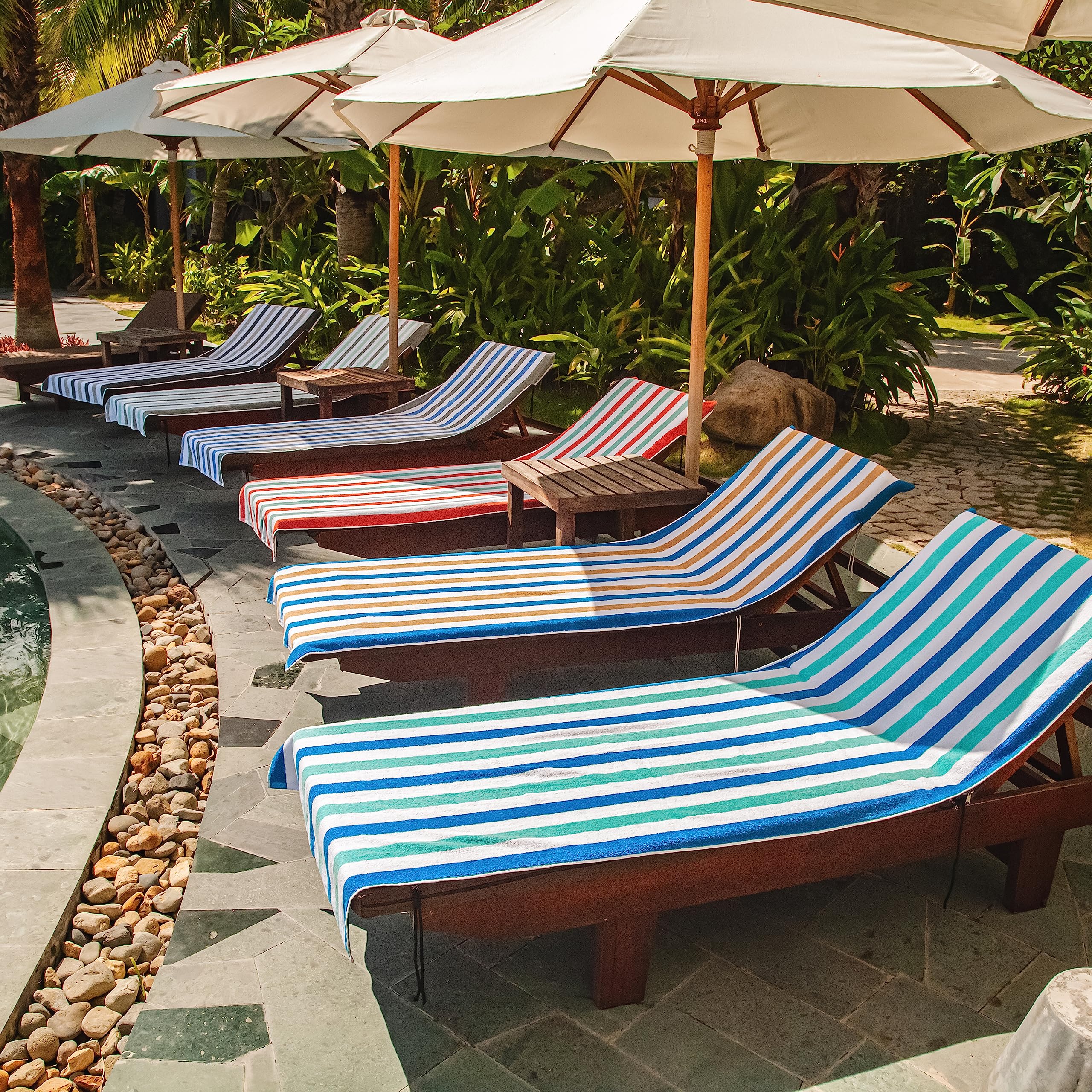 Arkwright Cabo lounge cover is machine washable for easy care.