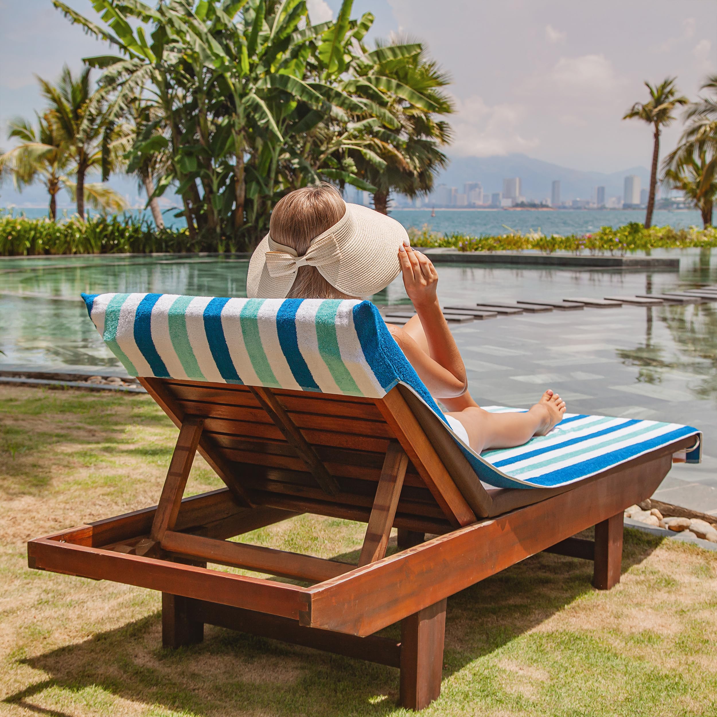 Arkwright Cabo lounge cover dries quickly after swimming.