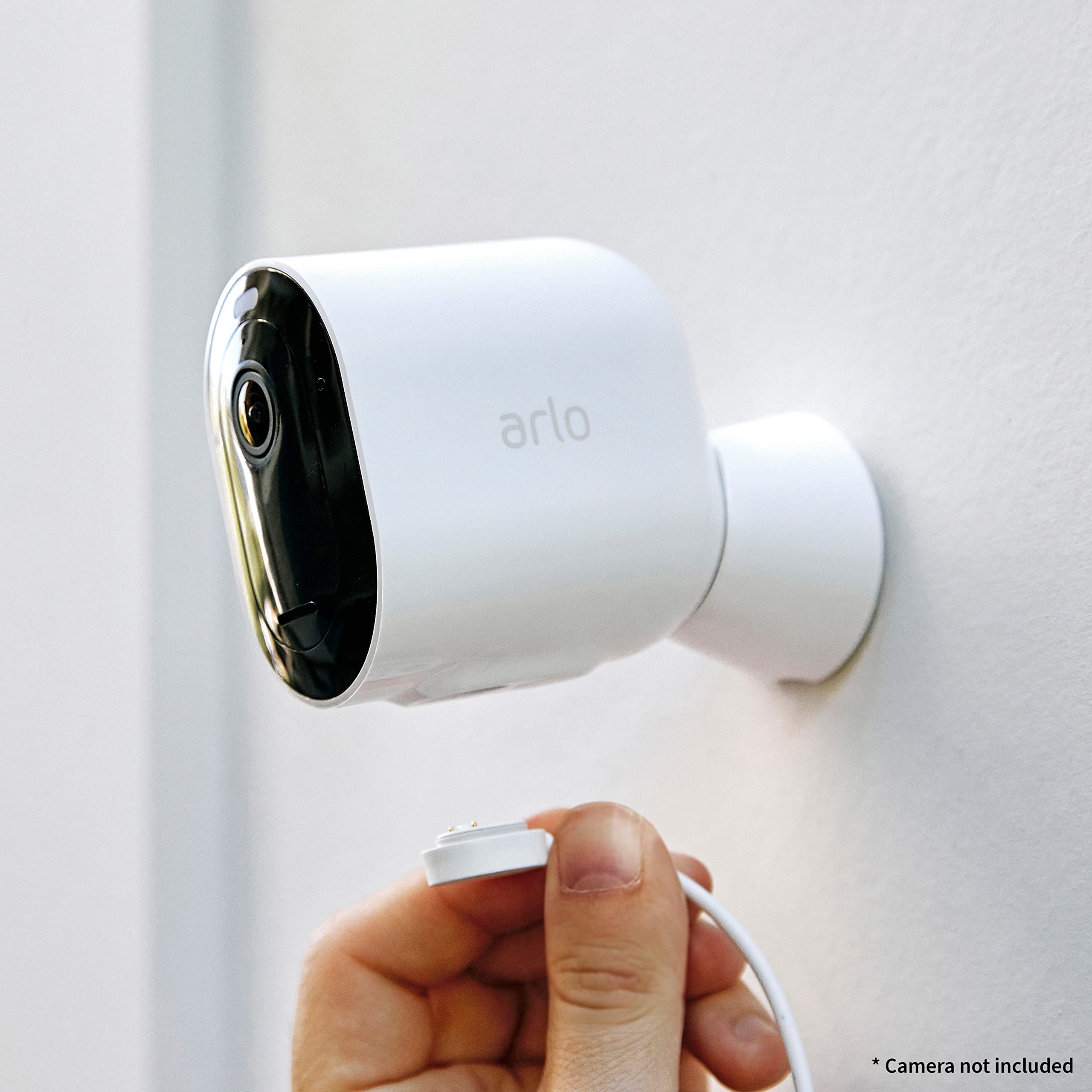 Arlo Pro 5S 2K compatibility enables seamless charging.