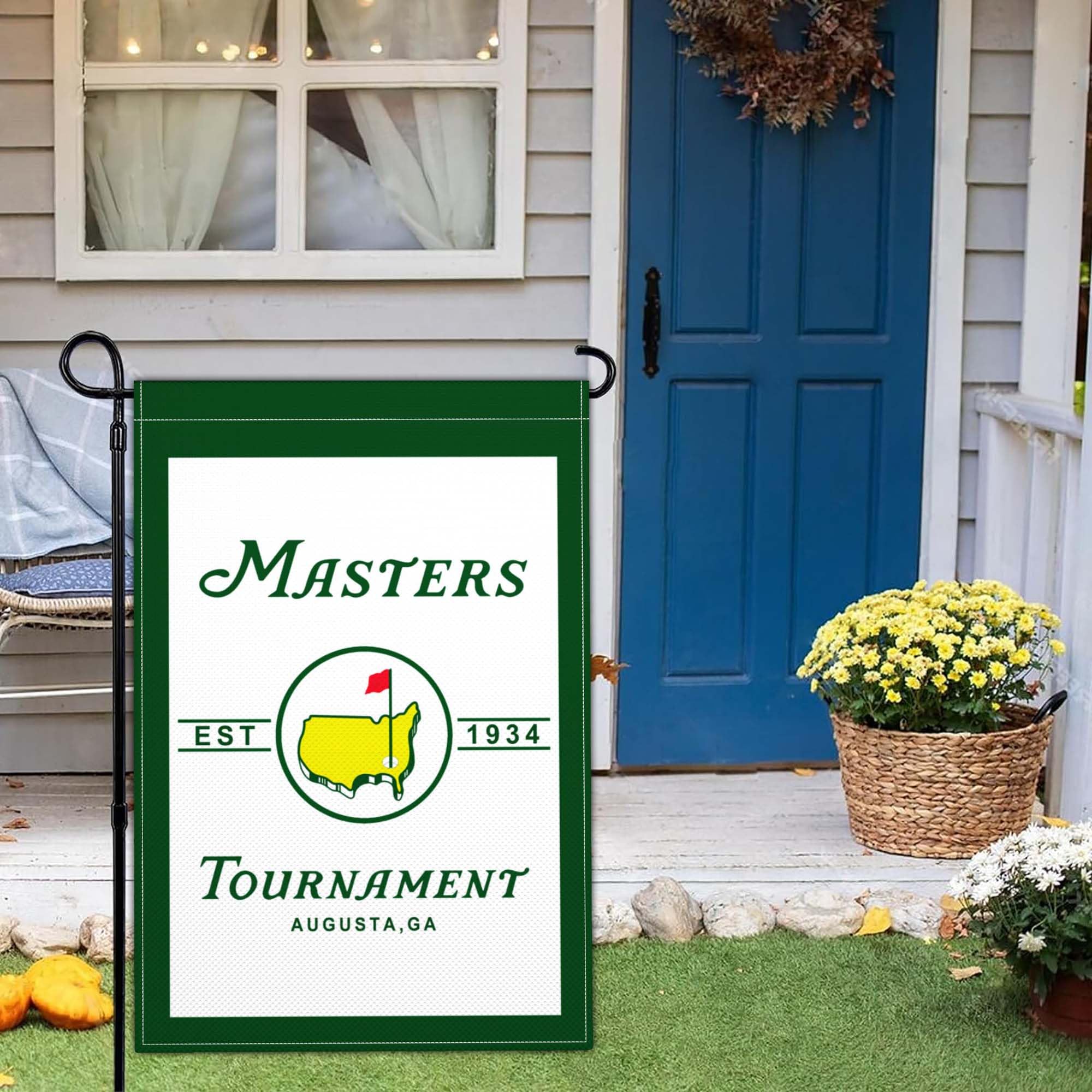 Aroxtms golf flag in the yard welcomes guests with style
