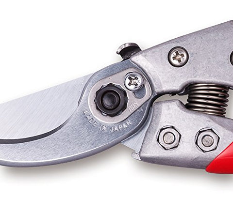 ARS-VS-8XZ hand pruner in use, demonstrating ergonomic design for comfortable pruning tasks