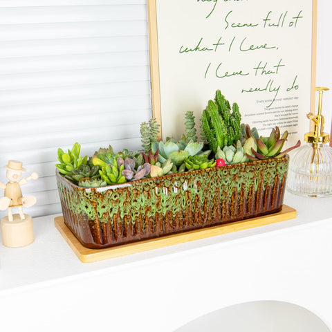 Removable bamboo saucer from ARTKETTY planter protecting the surface
