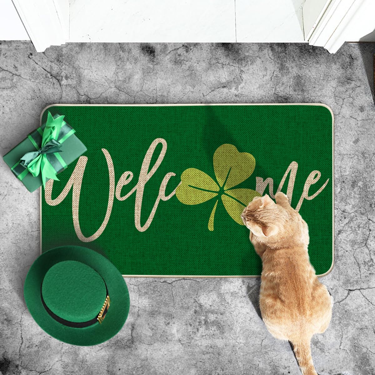 Close-up of rubber backing on Artoid Mode Shamrock Doormat, highlighting non-slip grip.