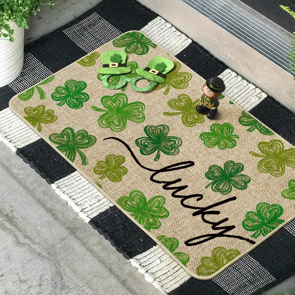 Artoid Mode Lucky Clovers doormat back with non-slip rubber for safety.