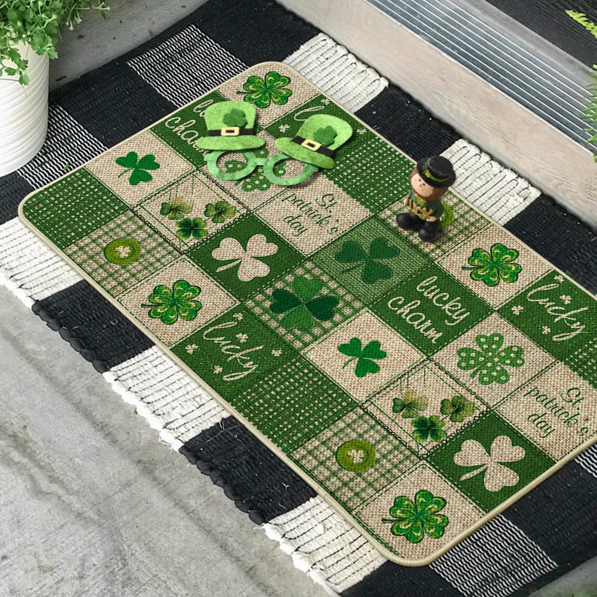 Artoid Mode non-slip recycled rubber backdoormat stays in place indoors and outdoors.