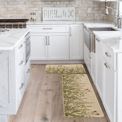 Artoid Mode Wildflower non-slip back keeps mats securely in place during daily use.