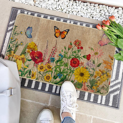 Artoid Mode spring doormat is easy to clean with a hose or mild detergent.