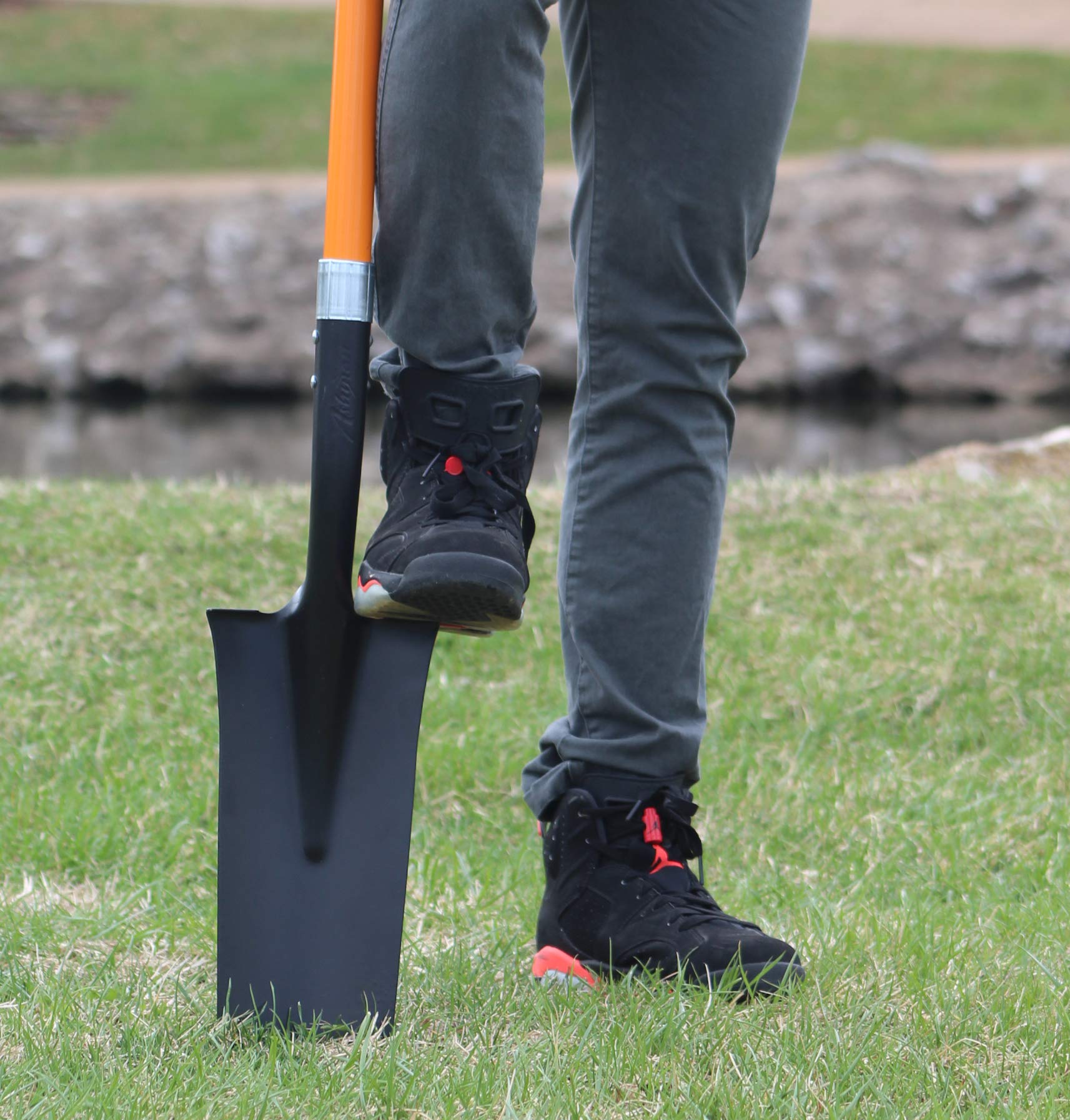 AshmanOnline drain spade blade close-up highlighting the sharp edge.