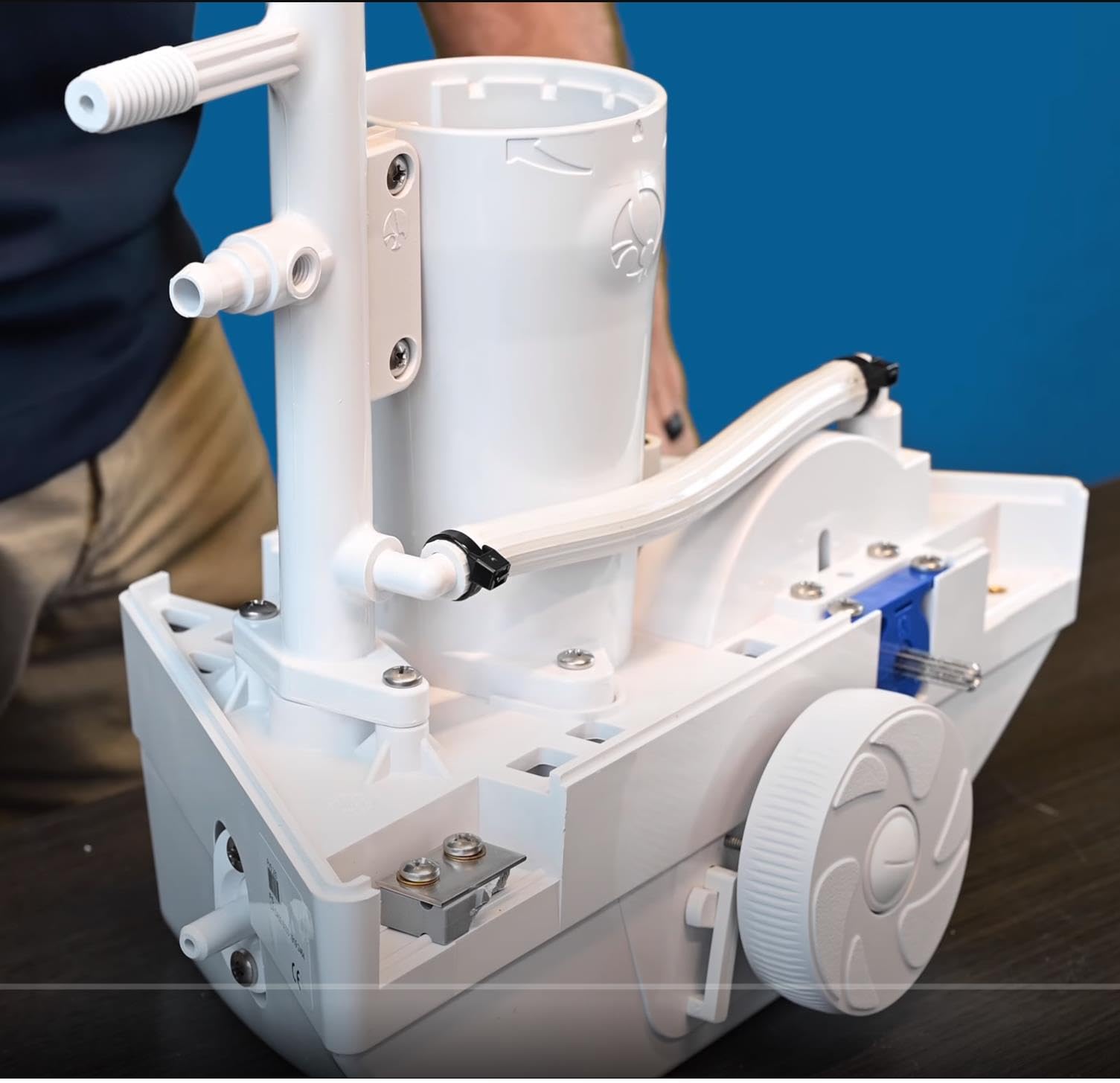ATIE Turbine Drive Shaft uses water power to drive pool cleaner wheels