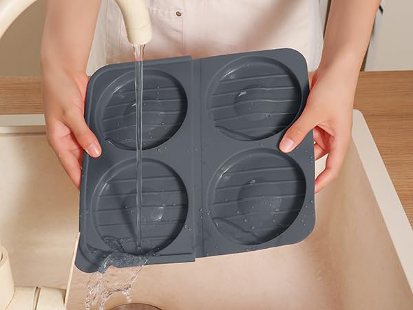 AUOON dishwasher-safe burger press simplifies cleanup after outdoor cooking.