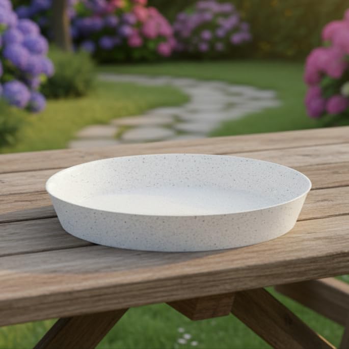 Austin Planter 2 material close-up highlights eco-friendly polypropylene texture.