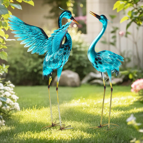 Autodaya crane garden statue with oversized design adds a dramatic focal point to your outdoor space.