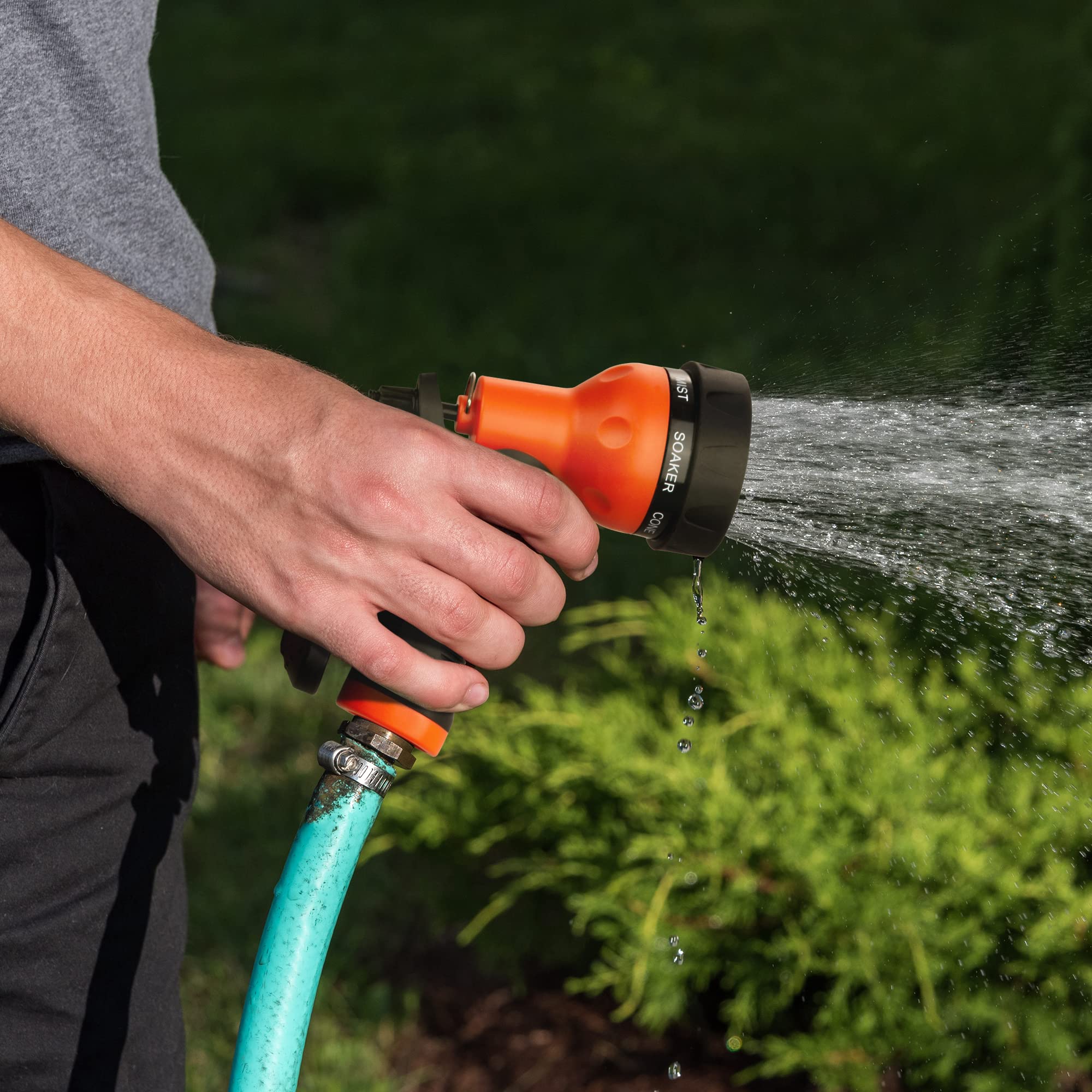 AUTOMAN built-in lock-on feature keeps water flowing without squeezing.