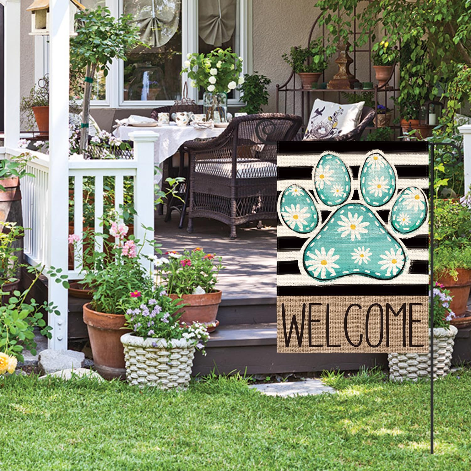 AVOIN colorlife double-sided flag design remains visible from both sides for consistent display.