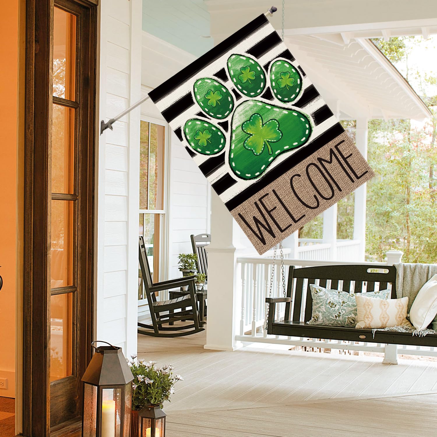 AVOIN colorlife double-sided paw print flag remains readable from both sides.