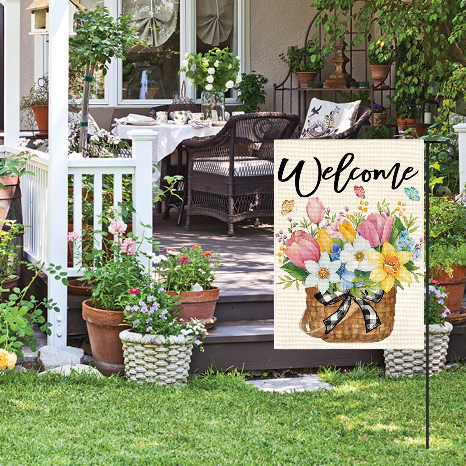 AVOIN colorlife floral welcome pattern enhances yard curb appeal.