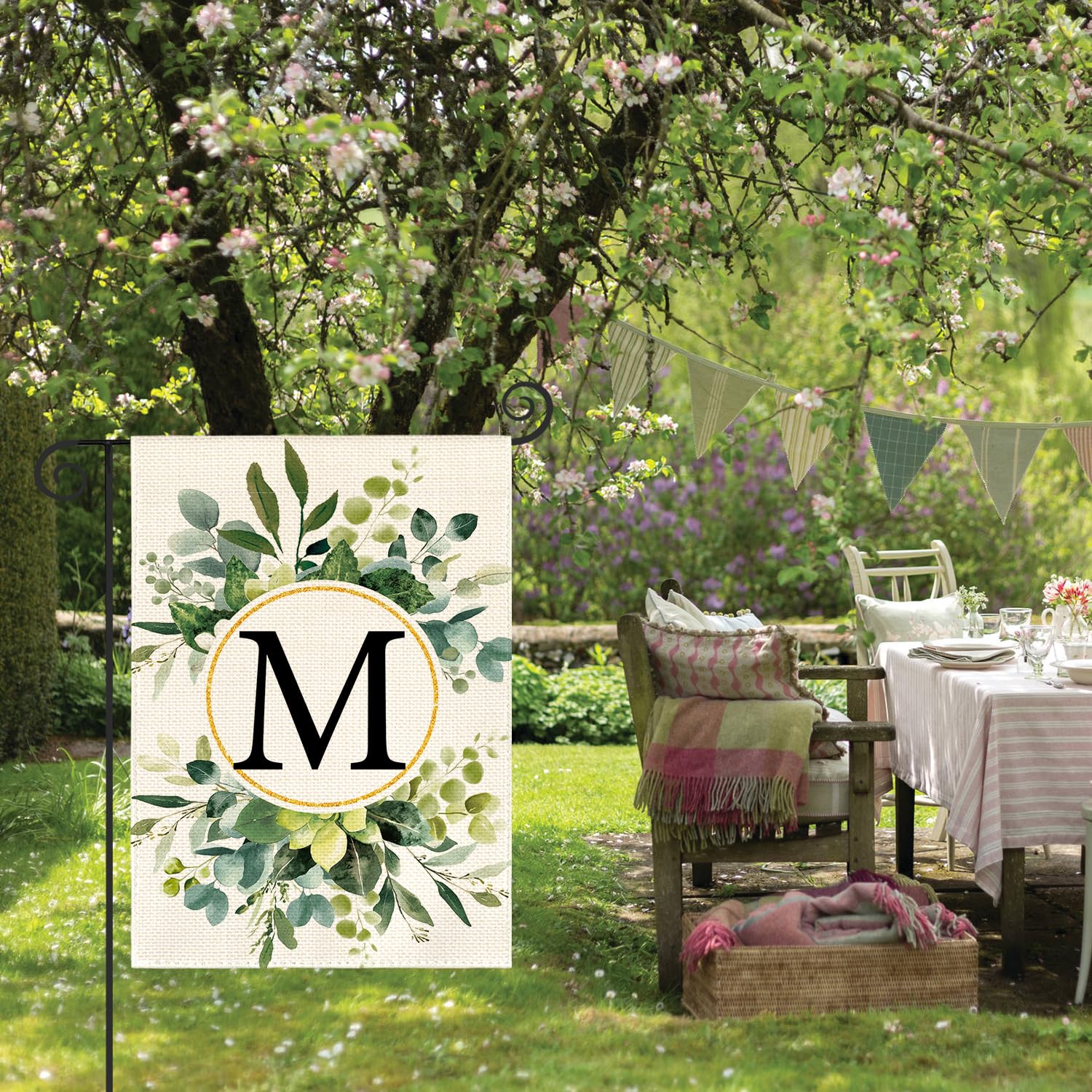 AVOIN colorlife monogram M floral flag edge stitching stands up to weather
