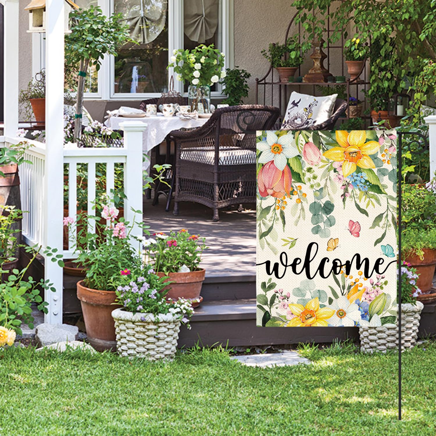 AVOIN colorlife Spring Flowers flag double sided design, readable from both directions.