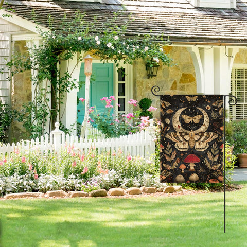 AVOIN colorlife flag made of spun polyester withstands sun and rain.
