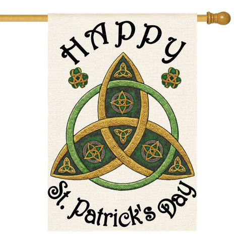 AVOIN colorlife Trinity flag with shamrocks welcomes guests in the yard.