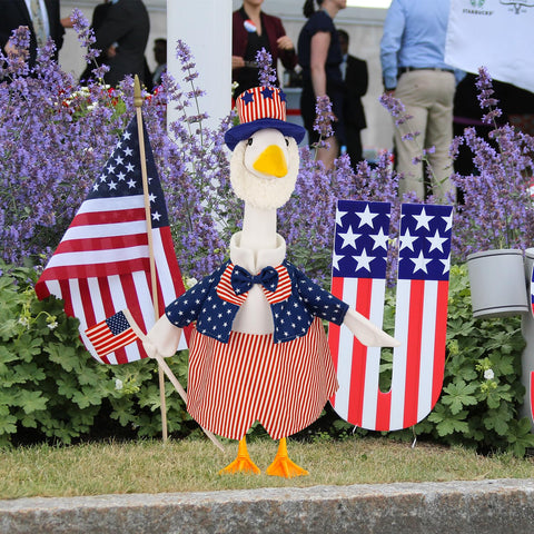 Aymolas 4th of July goose outfit showcases durable polyester fabric and vibrant colors.