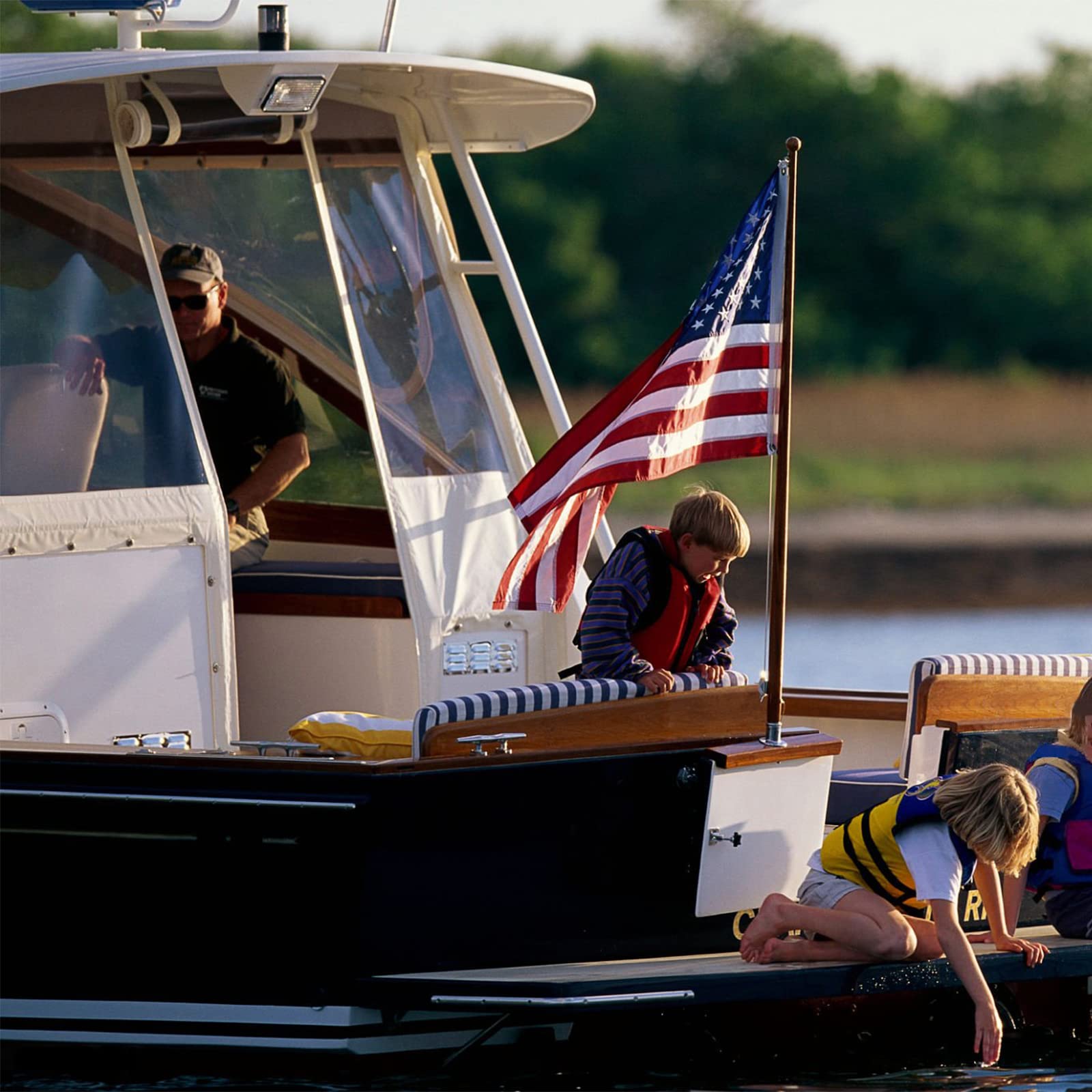 Warranty-backed AZCOVER flag with quality-inspection before dispatch.