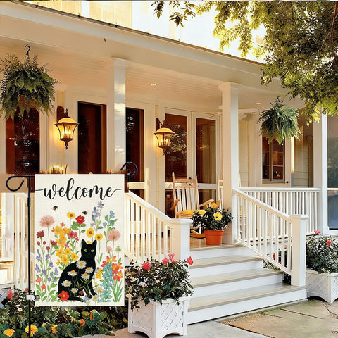 Baccessor black cat design adds charming garden curb appeal.